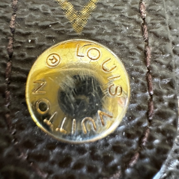 LOUIS VUITTON VIENNOIS MONOGRAM WALLET - Picture 2 of 15